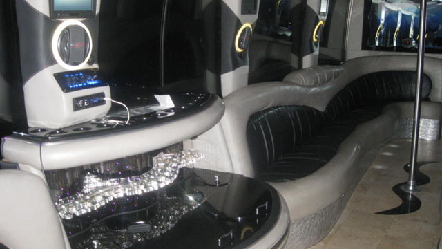Party Bus Bar